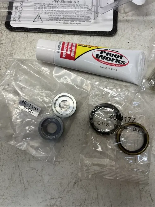 Pivot works Bearing And Seal Kit PWSHK-T04-000- Missing Pieces See All Pics