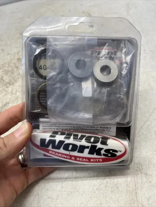 Pivot works Bearing And Seal Kit PWSHK-T04-000- Missing Pieces See All Pics