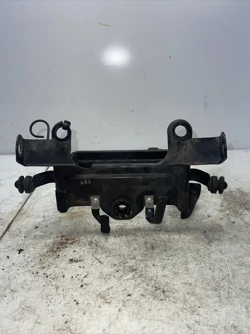 2001 Yamaha Xt225 Headlight Body Bracket 4BE-84311-00-00