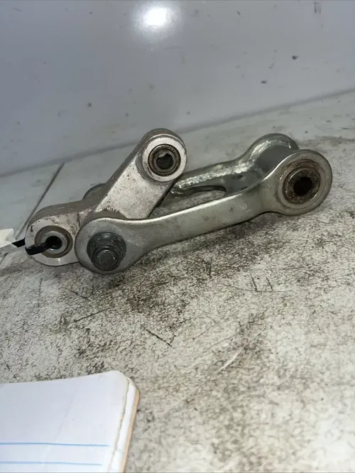 2004 YAMAHA YZ85 Swing Arm Linkage