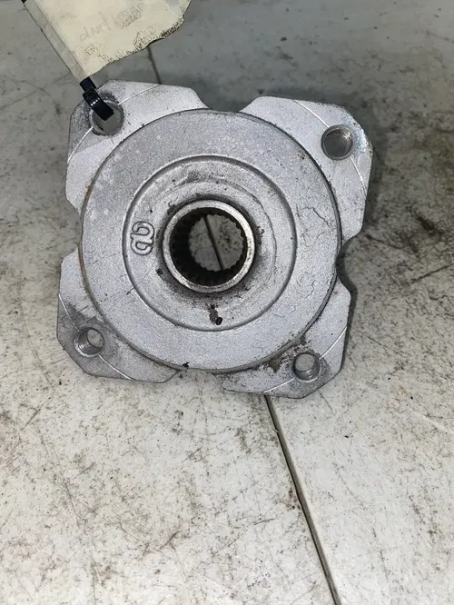 2001 Polaris Scrambler 90 ATV Rear Wheel Axle Hub 0450831-385