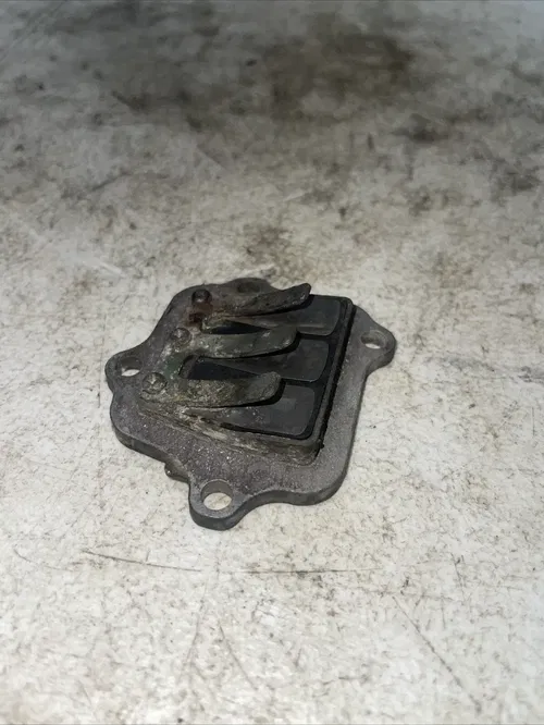 1996 YAMAHA OEM REED VALVE 300-13610-04-00