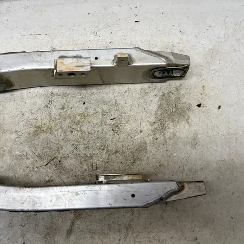 2001 Suzuki RM250 Swingarm 61000-37E21