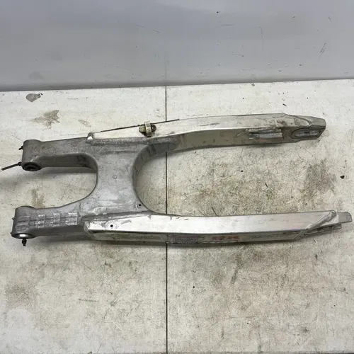 2001 Suzuki RM250 Swingarm 61000-37E21