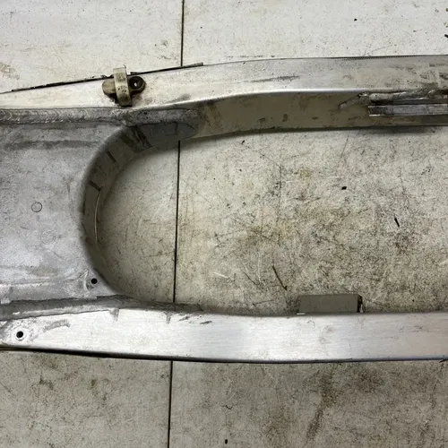 2001 Suzuki RM250 Swingarm 61000-37E21