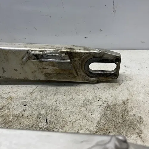 2001 Suzuki RM250 Swingarm 61000-37E21
