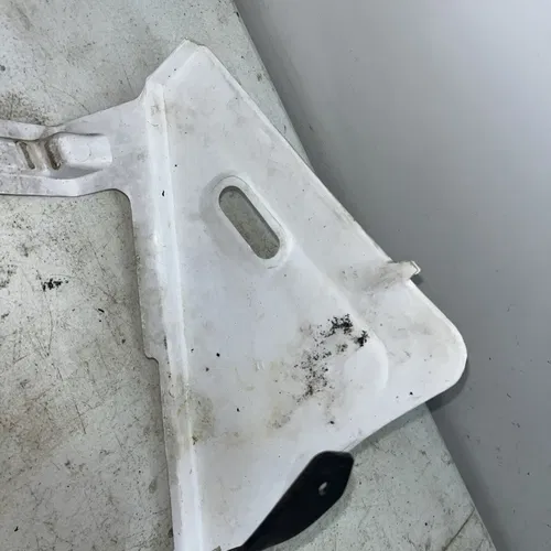 1996 Yamaha PW80 Rear Fender Side Plastics  3RV-21711-00-00
