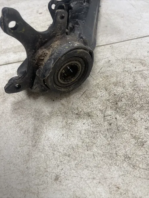 2019 CAN AM OUTLANDER 570XT OEM RIGHT REAR SWINGARM 706004525