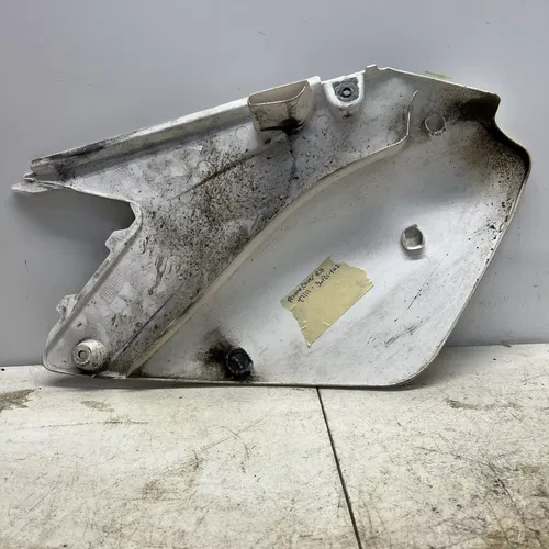 2001 Suzuki RM250 Frame Cover Rt 47111-36F01-YU1