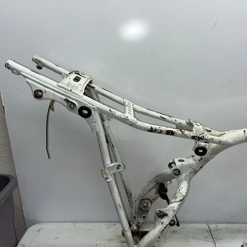 1998 Honda XR80R Frame 50100-KN4-A11ZA