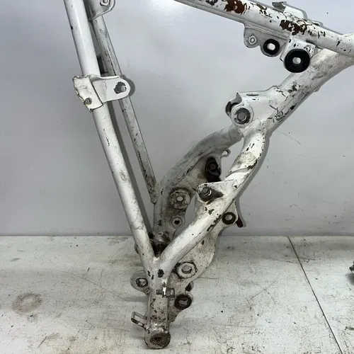 1998 Honda XR80R Frame 50100-KN4-A11ZA