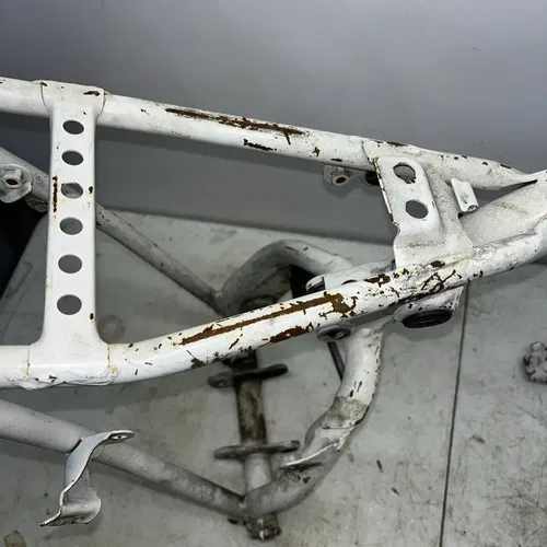 1998 Honda XR80R Frame 50100-KN4-A11ZA