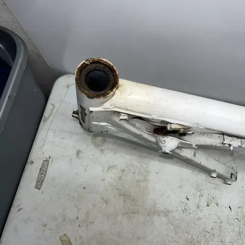 1998 Honda XR80R Frame 50100-KN4-A11ZA