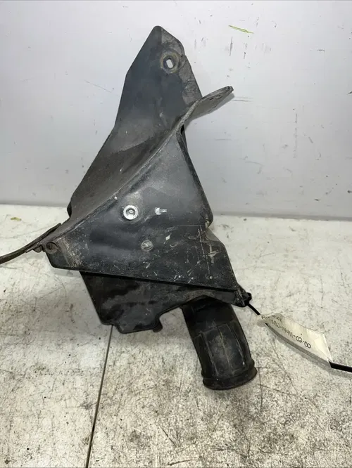 1996 Yamaha XT225 Air Box Air Cleaner 3RW-14411-02-00