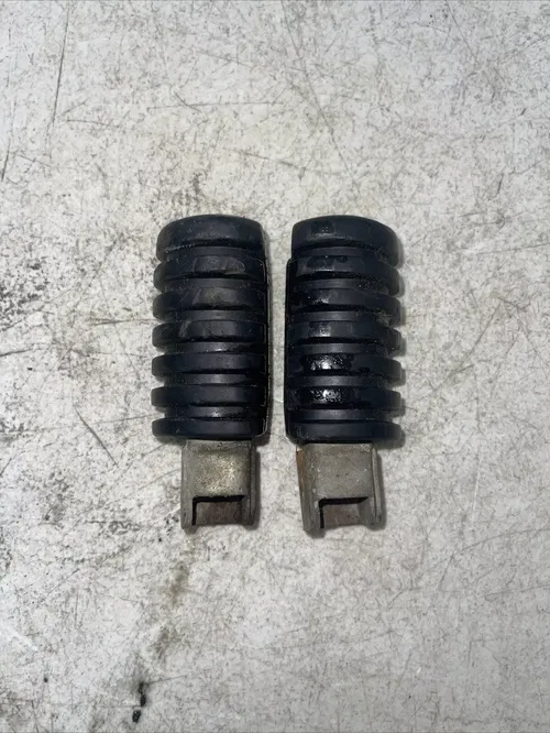 1996 YAMAHA PW80 OEM FOOT REST RUBBER FOOT PEG 214-27421-00-00 214-27413-00-00