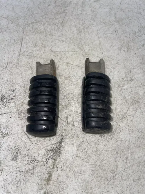 1996 YAMAHA PW80 OEM FOOT REST RUBBER FOOT PEG 214-27421-00-00 214-27413-00-00