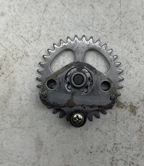 2002 YAMAHA TTR125L OIL PUMP 401-16111-00-30