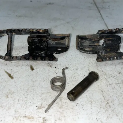 2007 Suzuki DRZ125L Foot Pegs 43550-03B00