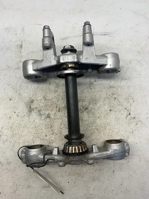 2004 Yamaha TTR 225 Triple Clamps
