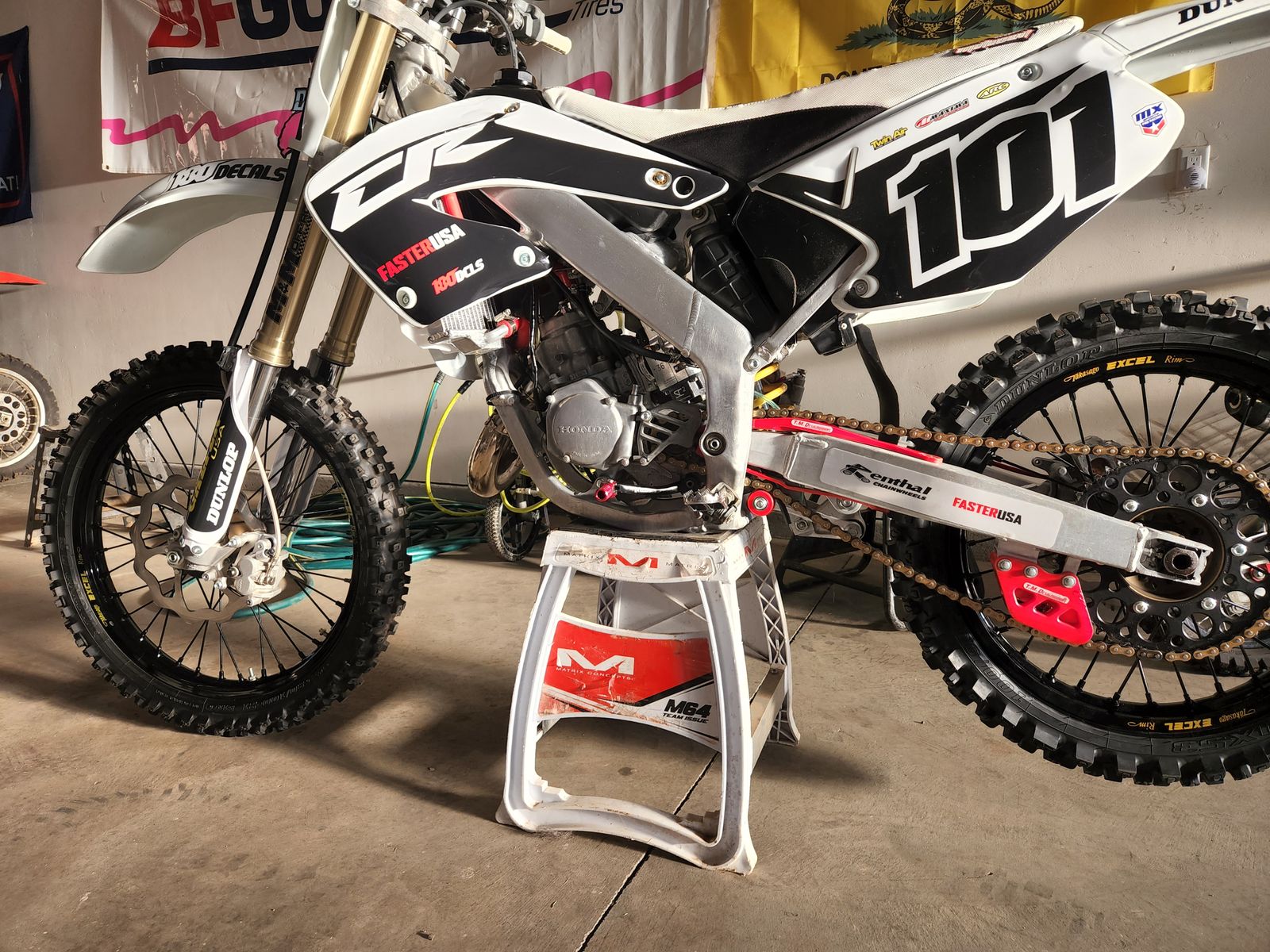 2000 Cr125