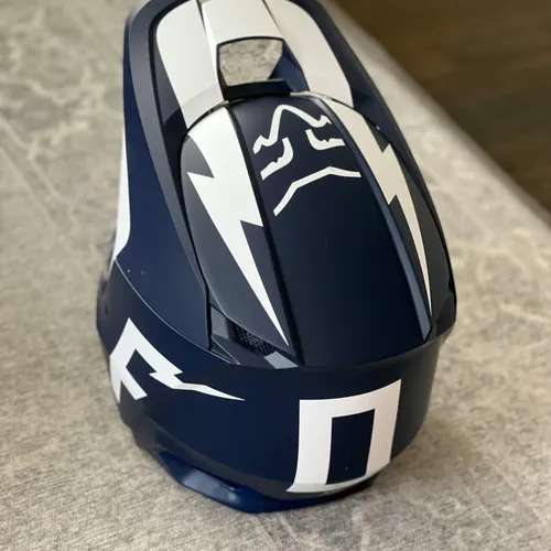 Fox Youth Werd racing helmet in size XS (navy blue)