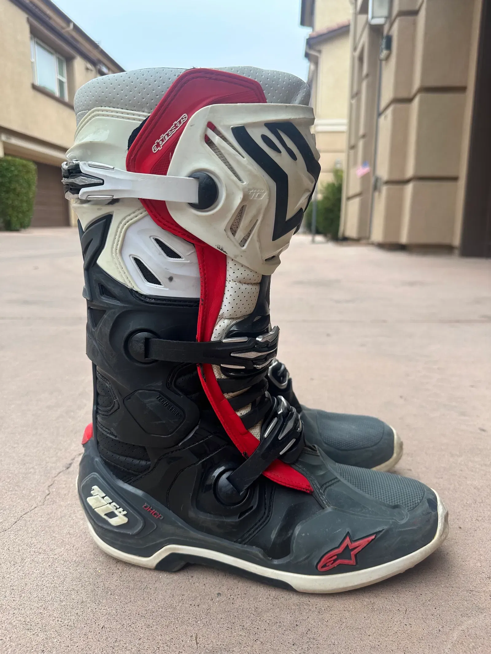 Alpinestars tech 10 vented sale