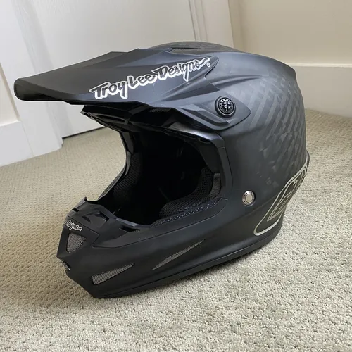 Troy Lee Designs TLD SE4 Carbon Midnight Helmet