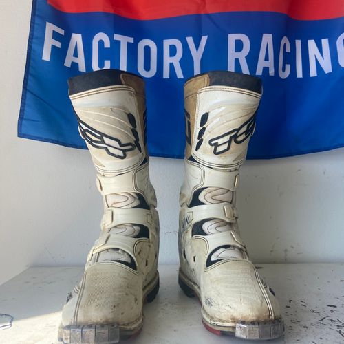TCX 2.1 Boots Size 8 MX Locker