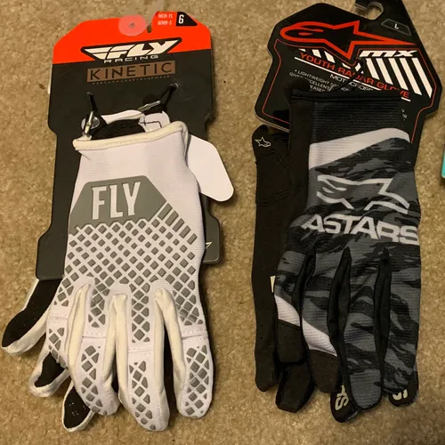Brand New Youth Gloves 
