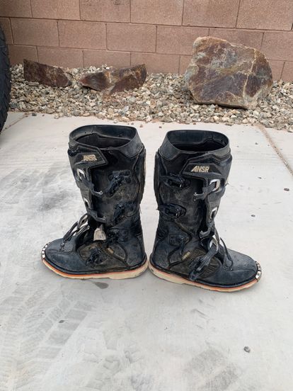 Youth ansr Boots - Size 7