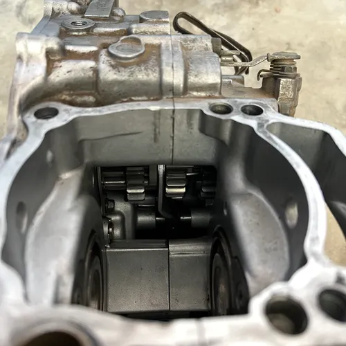 98 Yamaha Yz400F Engine Bottom Case Crankcase Transmission