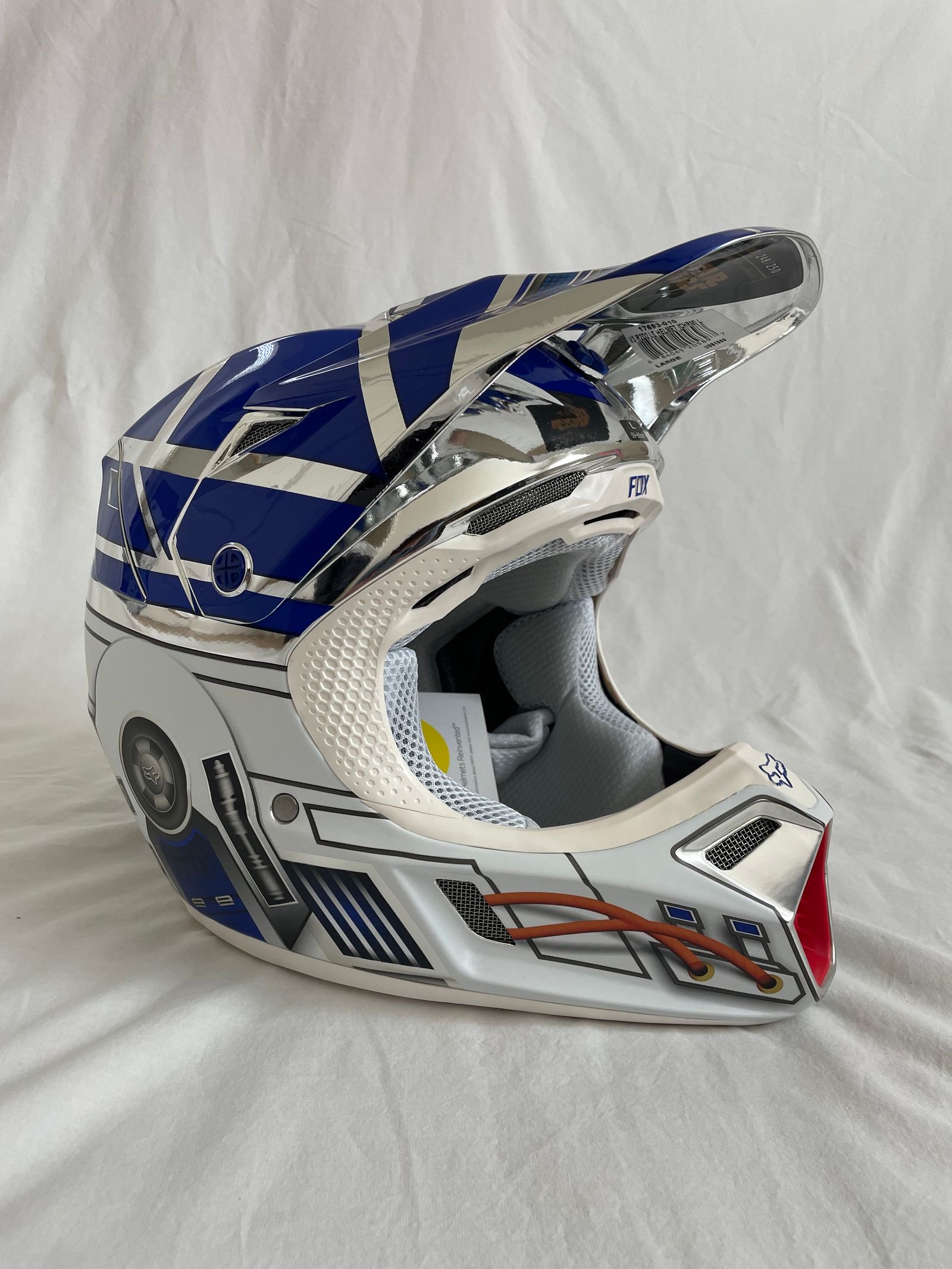 R2d2 bike helmet store