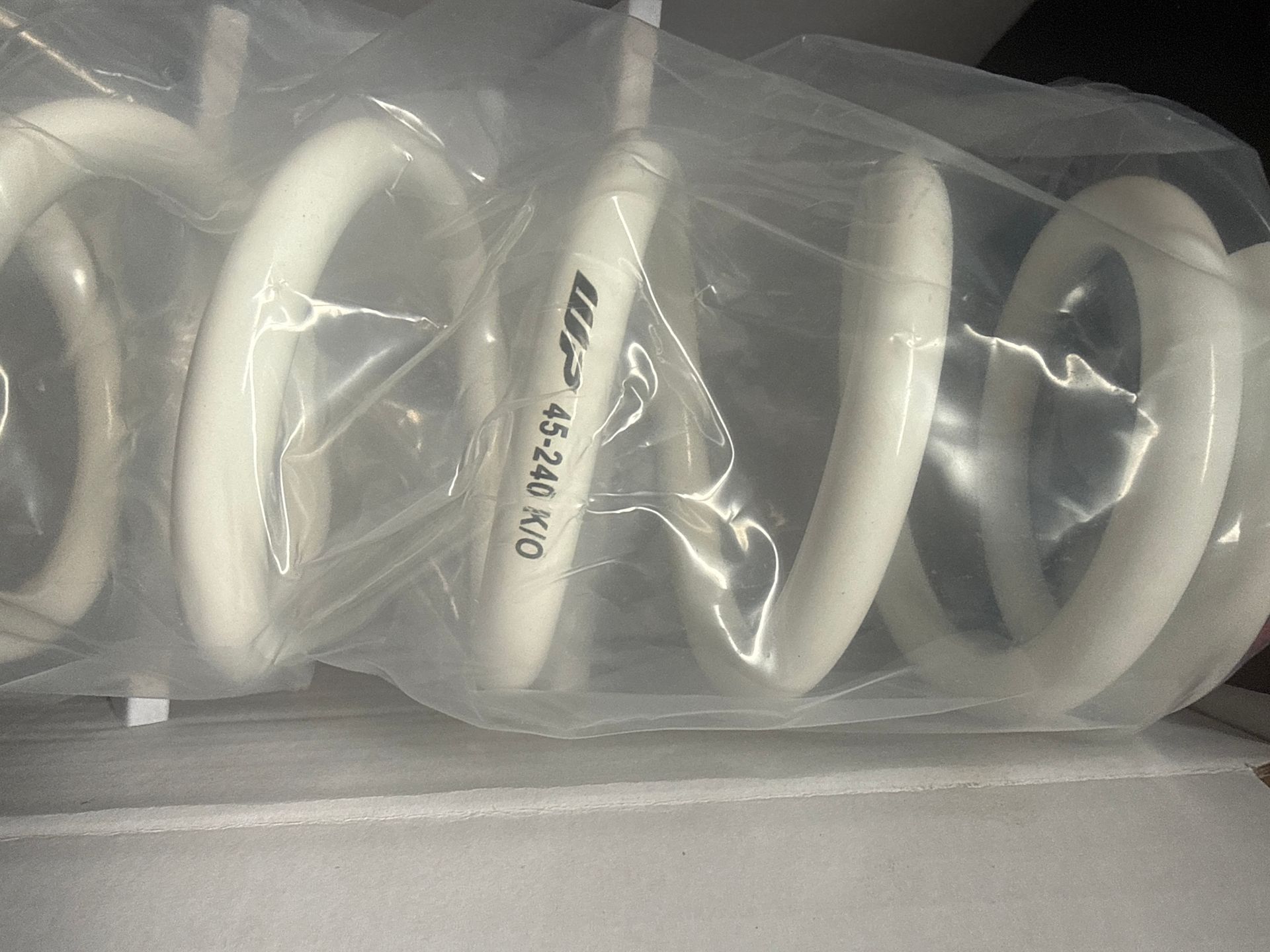 WP / KTM Rear Shock Spring 45 N/m x 240mm (WP 45-240 White 45N/m) K/O 350 SX-F