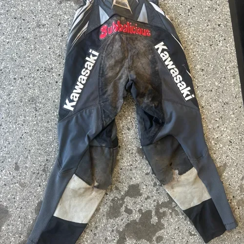 Kawasaki Motorcycle Leather Pants (XXL(EU58)), Pants & Chaps - Amazon Canada