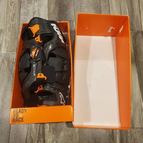 Alpinestars Bionic 10 Knee Braces (Large Pair) KTM Powerwear Edition