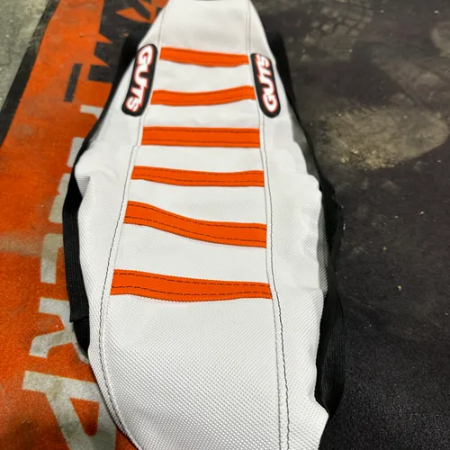 Guts Racing Seat Cover 