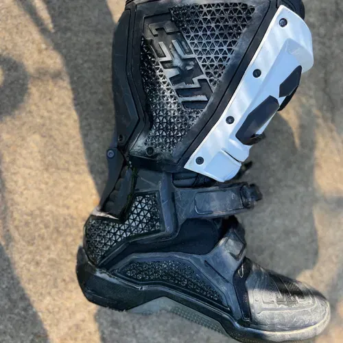 Leatt 5.5 Flex Boots Size 11