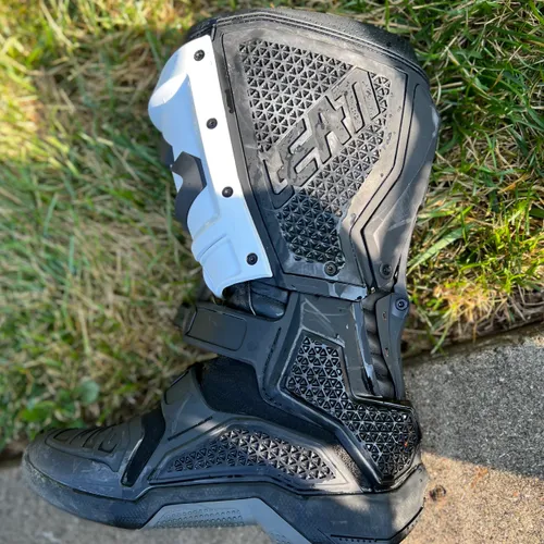 Leatt 5.5 Flex Boots Size 11