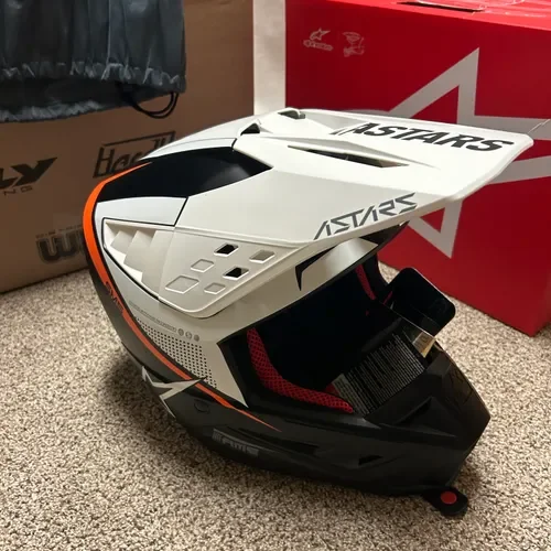 Brand New Alpinestar Sm5 Helmet (medium)