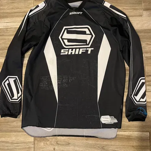 Shift Apparel - Size L