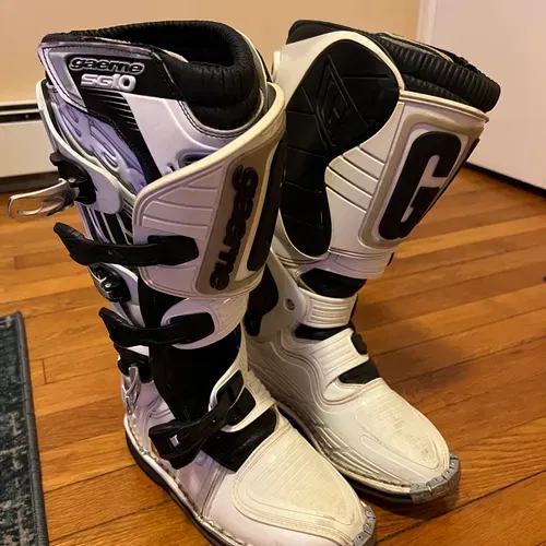 Gaerne SG10 boots