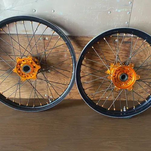 Talon Ultralight Orange Wheel Set 19