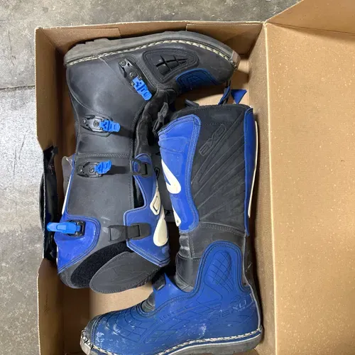 Axo Boots
