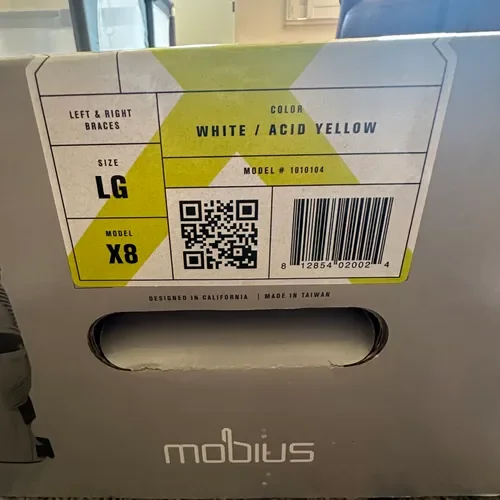 Mobius X8 Knee Braces Size LG