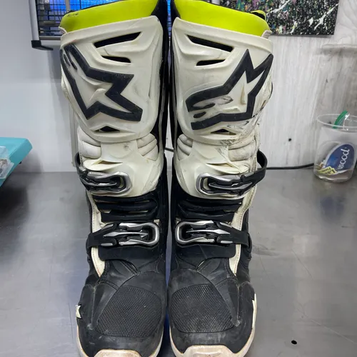 alpine stars tech 10 size 8 boots 