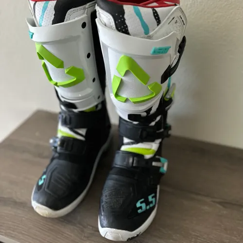 Leatt Boots - Size 9