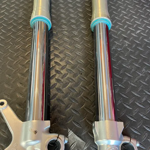 Sach 48MM Open Chamber Forks For Beta Models 