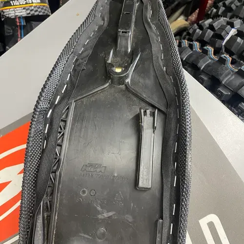30MM TALL GUTS SEAT FOAM AND COVER - COMPLETE SEAT - GAS GAS KTM HUSKY
