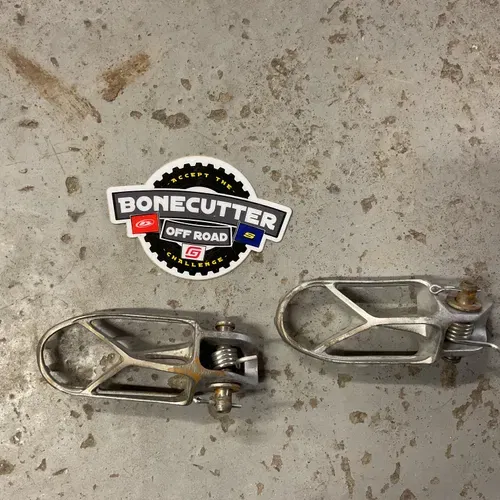 Foot pegs Mc 250F
