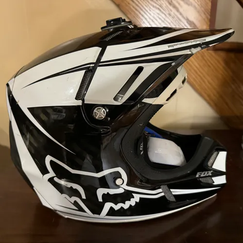 Fox V4 XL Helmet